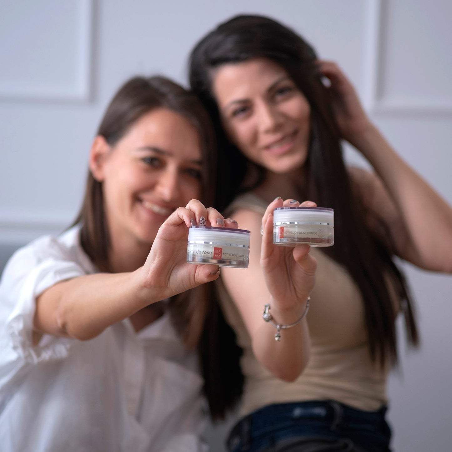 Återfuktande dagkräm för ansiktet med SPF 30 och ekologisk rosenolja