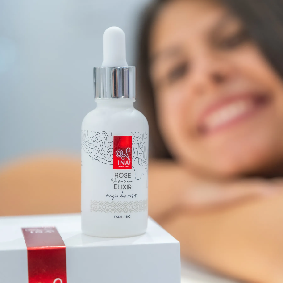 Köp 2 Aktiva Fuktighetskrämer, få 1 Anti-Age Ansiktsserum gratis