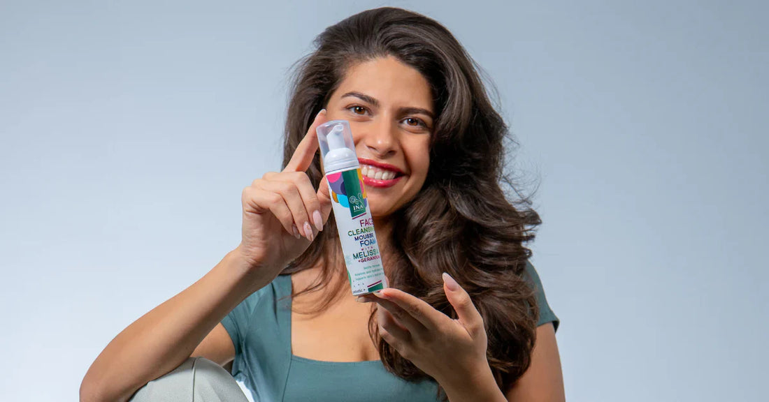 Familjeproducerat Rengöringsskum för Ansiktet med Citronmeliss