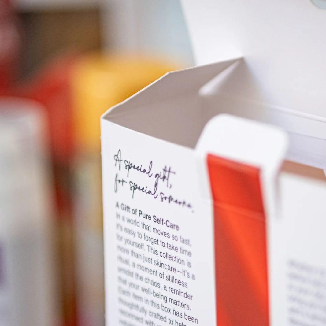 InaEssentials Presentförpackning (17,8cm x 14,7cm x 5cm)