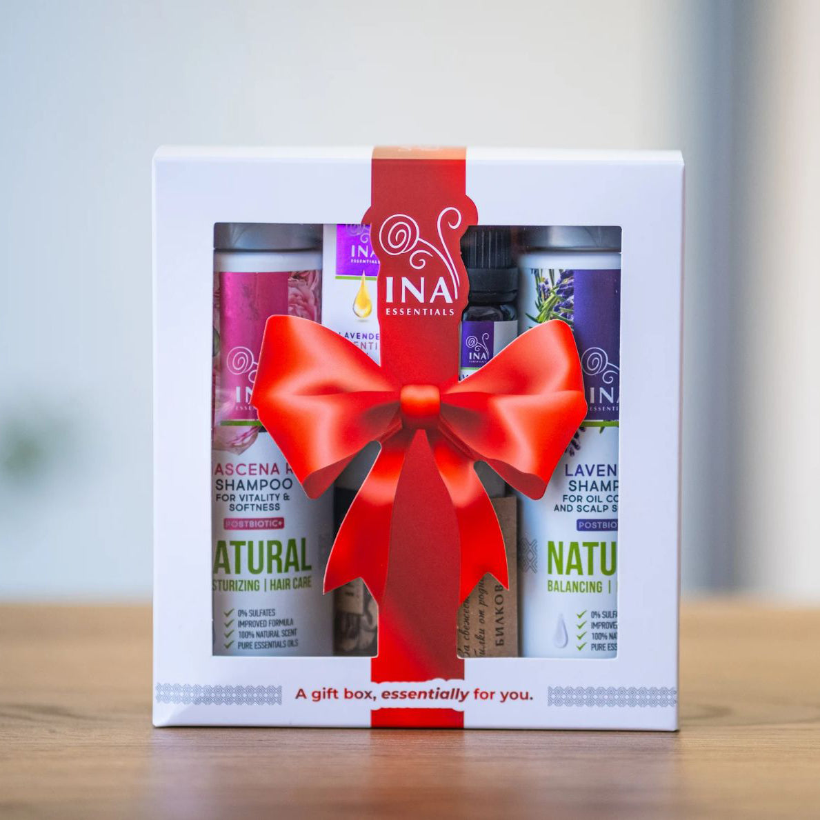 InaEssentials Presentförpackning (17,8cm x 14,7cm x 5cm)