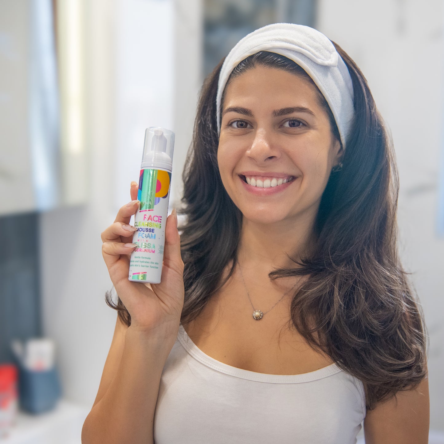 Naturligt Rengöringsskum för Ansiktet med Citronmeliss och Geranium