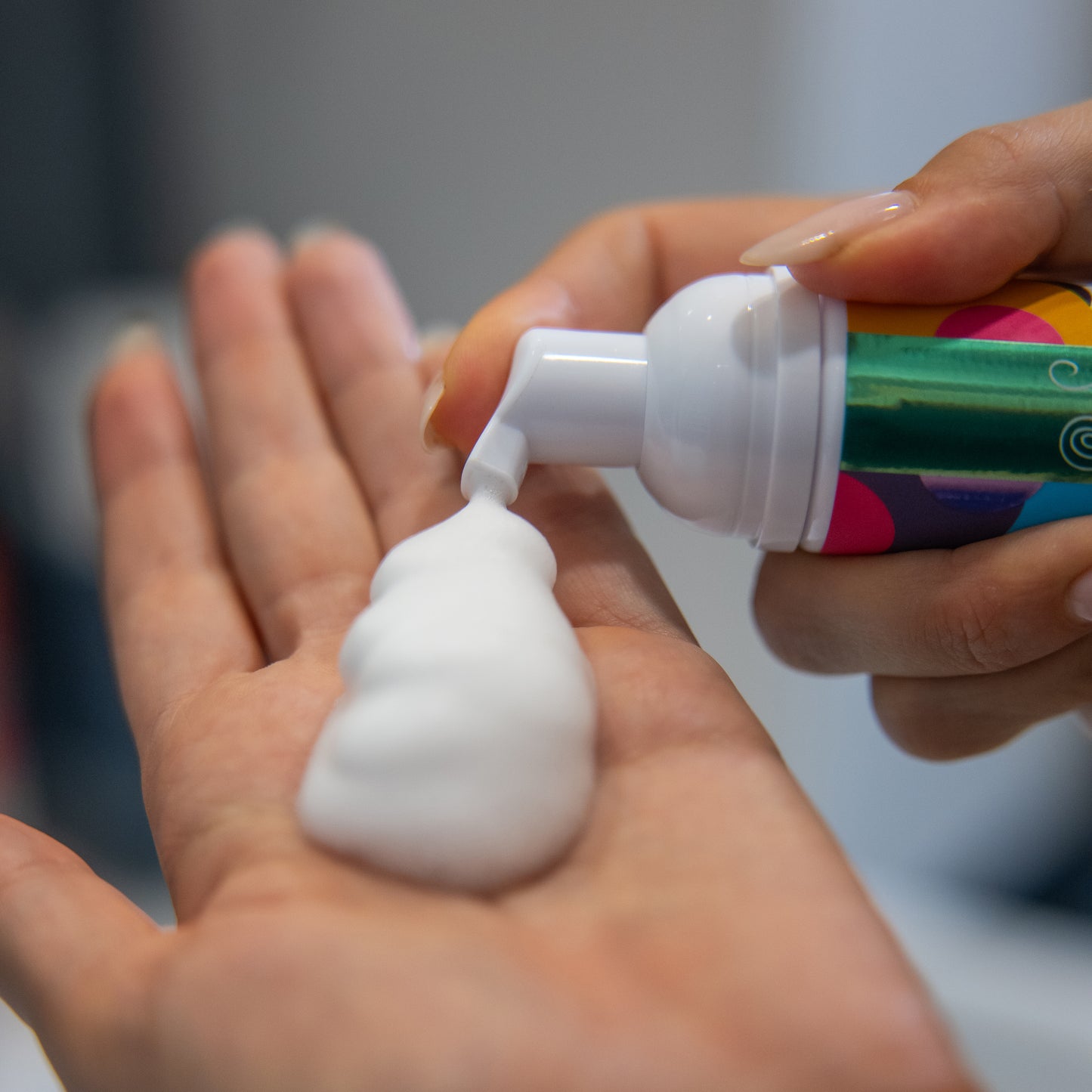 Naturligt Rengöringsskum för Ansiktet med Citronmeliss och Geranium